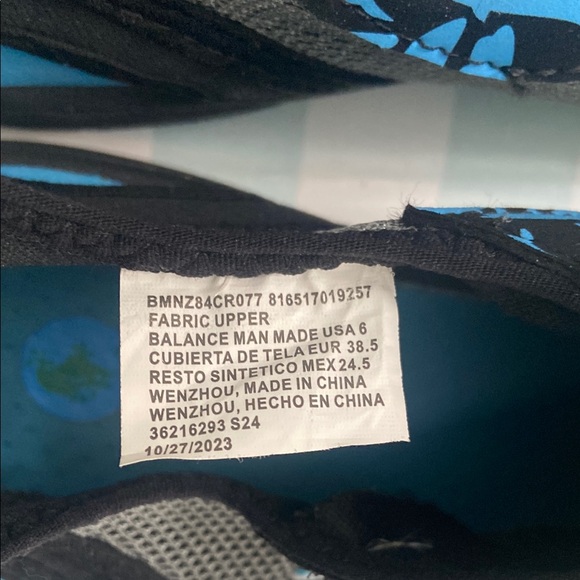 Excellent Condition Velcro Water Shoes with Sock-Like Fit Size 6 - Picture 4 of 6